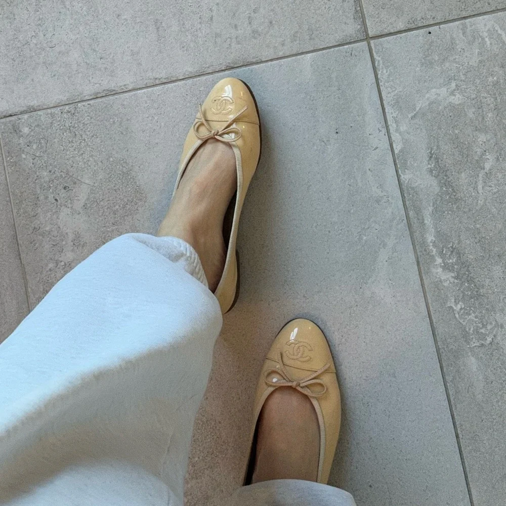 Chanel Ballet Flat in neutral colors - Picture 6 of 10